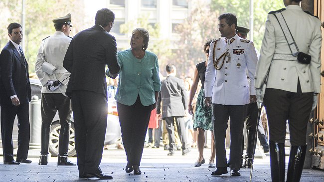 Funcionarios de Gobierno: Con Bachelet terminará 