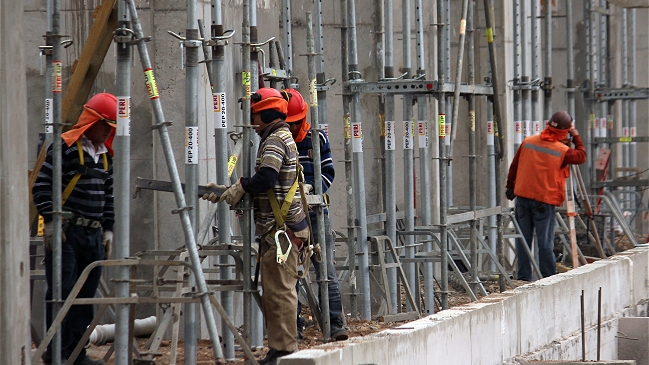 Cámara de Comercio de Santiago proyecta millonarias pérdidas por feriados en 2014