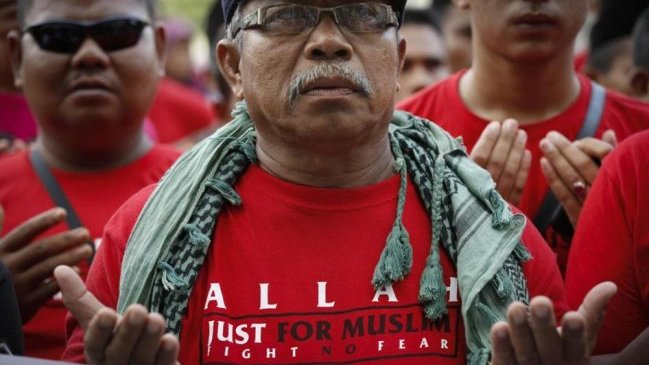 Sacerdote católico es investigado en Malasia por defender uso de la palabra Alá