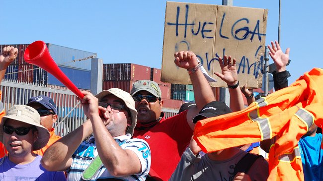 Portuarios exigen reacción del Gobierno en medio de escalada del paro