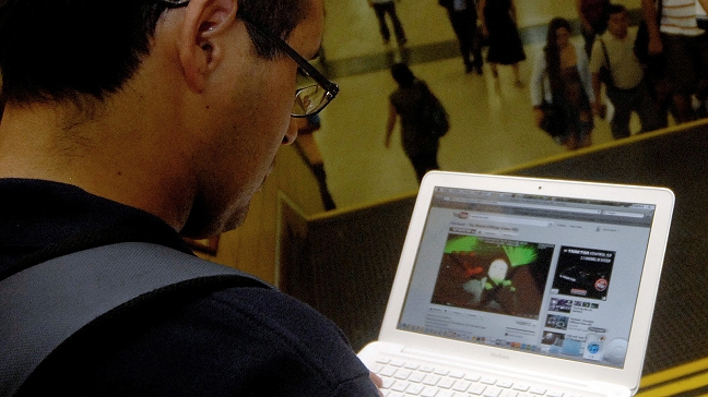 Chile se mantiene sobre el promedio OCDE en crecimiento de banda ancha