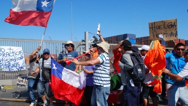 Gobierno anunció acuerdo para finalizar paro portuario desde Biobío al sur