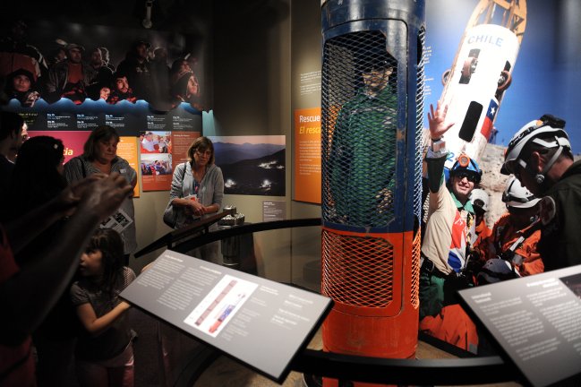 Inauguran muestra permanente de cápsula Fénix en Pekín