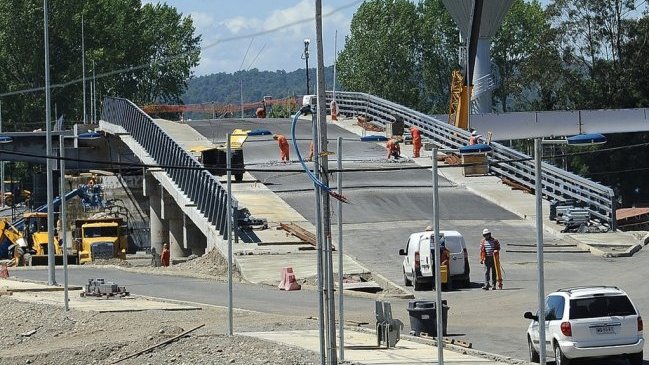 MOP no aumentará plazos para reparación y entrega de puente Cau Cau en Valdivia
