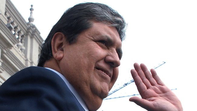 Diputado PPD encaró a Alan García por llamado a 