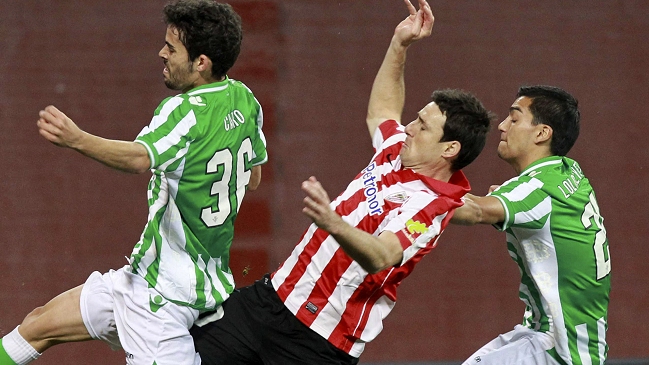 Lorenzo Reyes participó en dura eliminación de Betis en la Copa del Rey