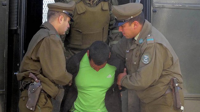 Ladrón desafortunado hizo dedo a un carabinero de civil tras robar un supermercado