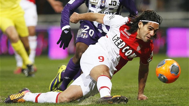 Defensa que lesionó a Falcao recibió amenazas desde Colombia