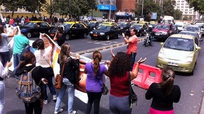 Vecinos de Bajos de Mena se tomaron la Alameda