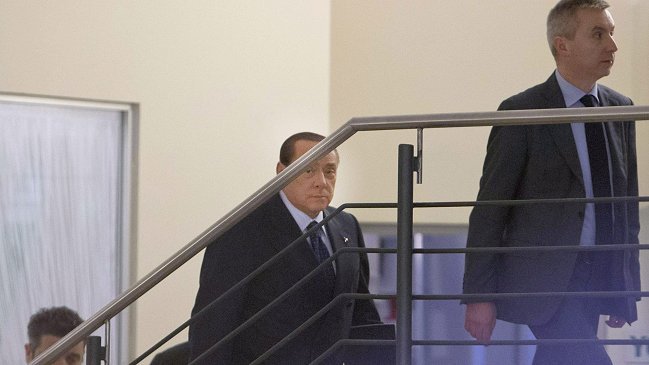 Berlusconi es investigado por falso testimonio en juicio del 