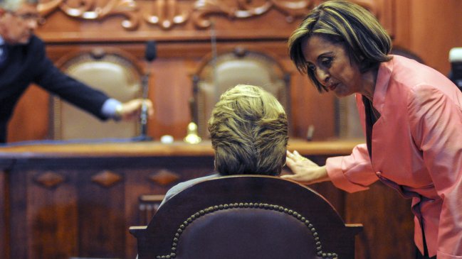 Hermetismo marca horas previas del anuncio del gabinete de Bachelet