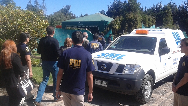 Por cerca de tres horas se extendió exhumación de los restos de Matute Johns