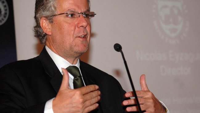 Nicolás Eyzaguirre, ministro de Educación
