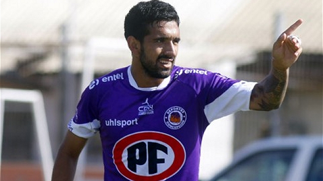 Deportes Concepción alcanzó la cima de Primera B tras superar a Naval