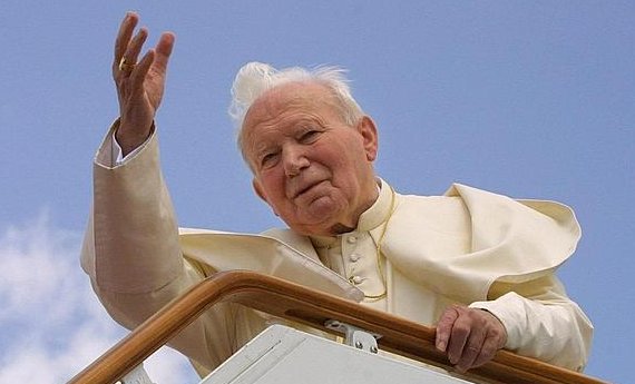  Sigue perdida reliquia con sangre de Juan Pablo II  