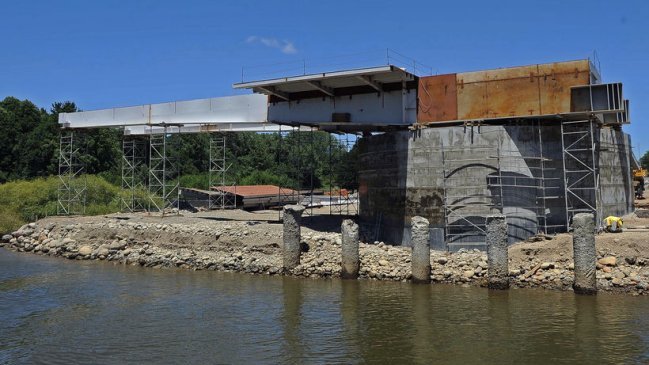 Este jueves se reinician obras del puente Cau Cau en Valdivia