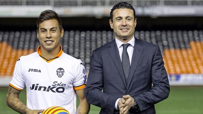 Eduardo Vargas fue citado para encuentro ante FC Barcelona