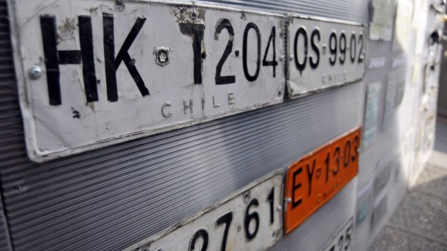 Nuevas placas patentes de vehículos serán 