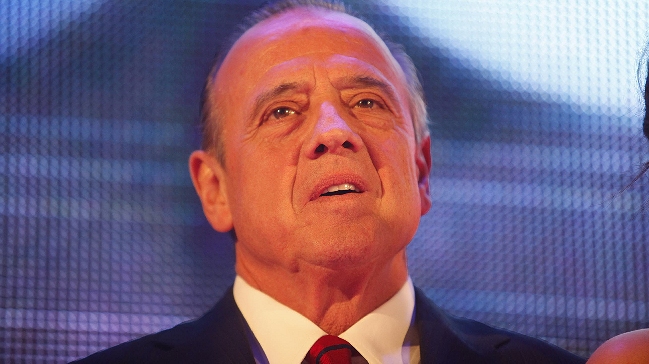 Tras 22 años en TVN, Mauricio Pesutic se va a Mega