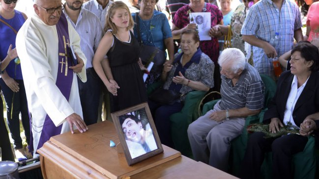 Caravana de amigos y familiares despidió a Esteban Parada