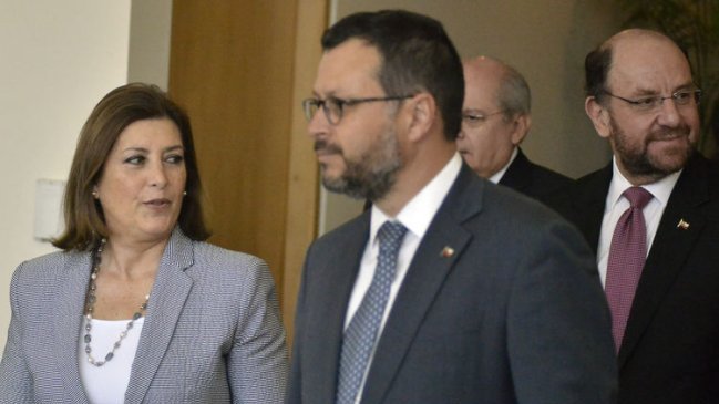 Ministros designados por Michelle Bachelet se sumarán a cumbre 