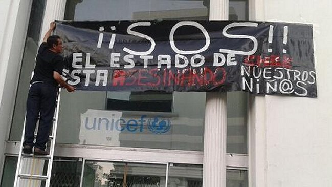 Manifestantes tomaron sede de Unicef en protesta contra el Sename