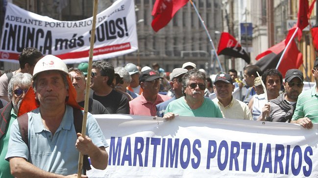 Trabajadores amenazan con parar el puerto de Valparaíso 