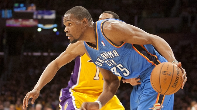 Kevin Durant le atestó otro duro golpe a los Lakers