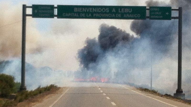 Pescadores y comuneros mantienen bloqueada Ruta 160 en Lebu