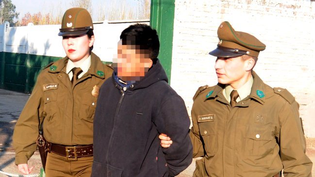 Carabineros detuvo a tres jóvenes por violento asalto en Macul