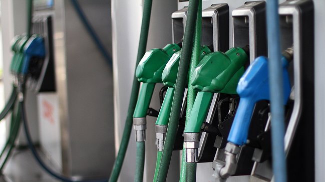 Los precios de las bencinas seguirán al alza en las próximas semanas