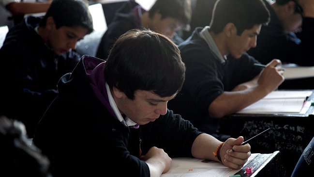 OCDE: Profesión de los padres influye en resultados escolares