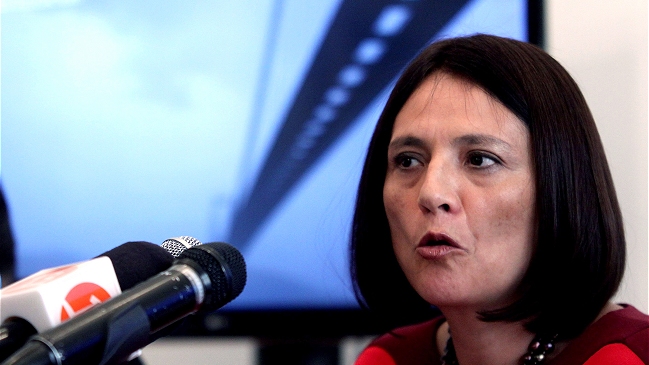 Ministra Silva presentó en Puerto Montt proyecto del puente Chacao