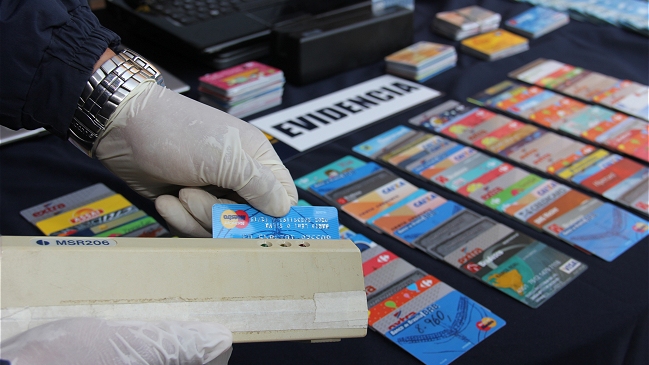 Fiscalía: Banda de clonadores defraudó a 2.500 clientes de bancos