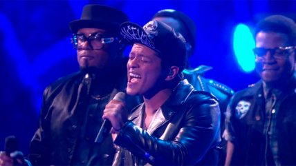 Bruno Mars interpretó 