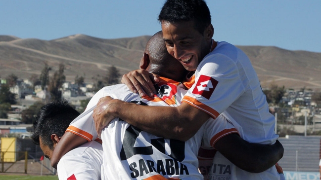 Cobresal goleó como local a un aproblemado Cobreloa