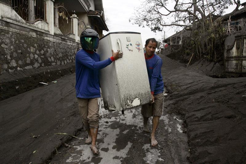 Al menos 11 muertos tras alud en Indonesia