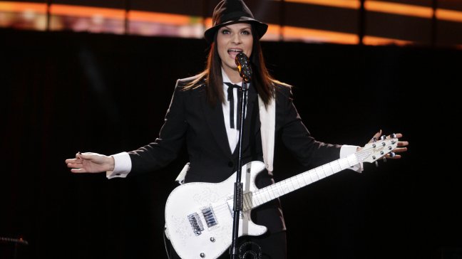 Sólidos shows de Laura Pausini y Fito Páez marcaron segunda noche de Viña 2014