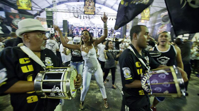  Brasil distribuirá preservativos durante el Carnaval  