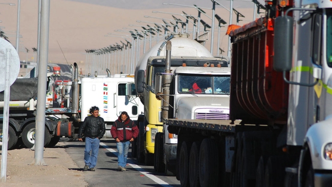 Camioneros por nueva alza de bencinas: Estamos en un periodo bastante negro