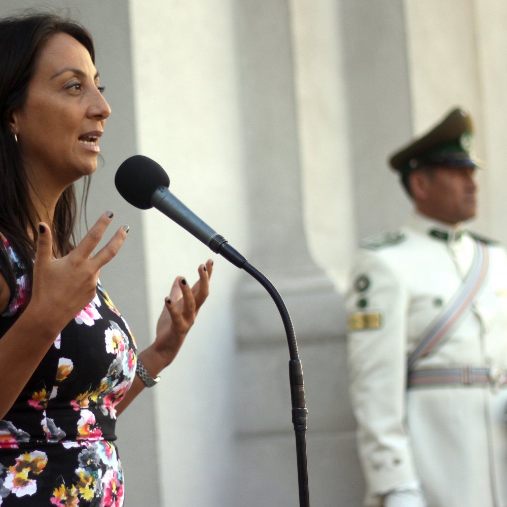 Fiscalía y Carabineros identificaron al autor de amenazas de muerte contra ministra Pérez