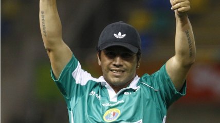 Salvador Cabañas fue homenajeado en igualdad entre Audax Italiano y U. de Concepción