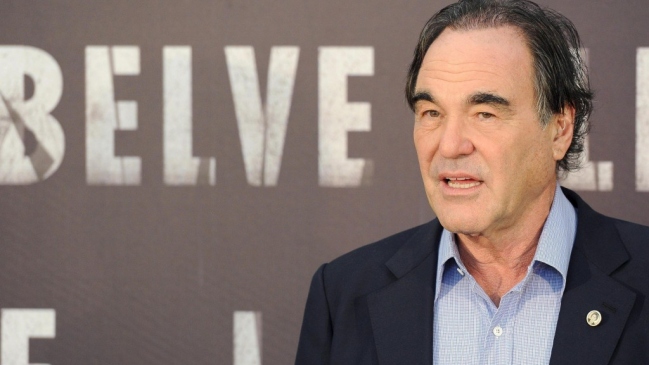 Oliver Stone dice que extraña a Hugo Chávez