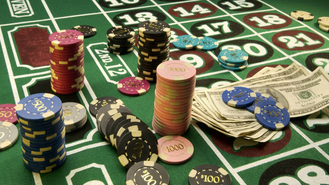 Hombre denunció a casino por permitirle apostar ebrio