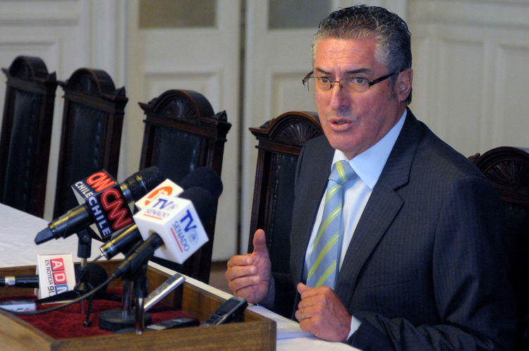 Presidente del Senado reveló detalles del cambio de mando paso a paso