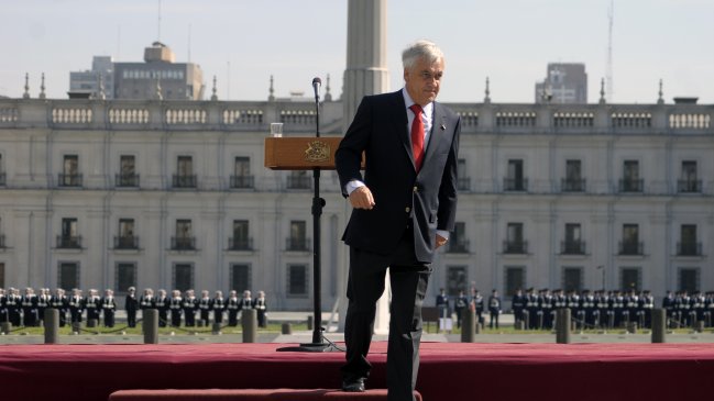 Decreto de Piñera permite a funcionarios públicos borrar correos electrónicos