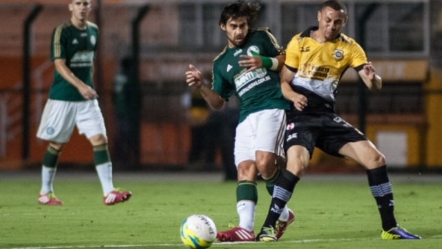 Jorge Valdivia fue titular en triunfo de Palmeiras por la Copa Brasil