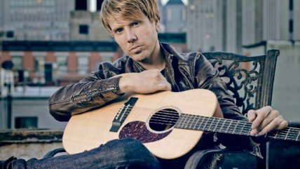 Andrés de León estrenó versión 2014 para 