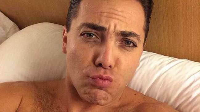 Cristian Castro volvió con selfie 