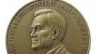 Medalla conmemorativa de Sebastián Piñera ya se encuentra a la venta